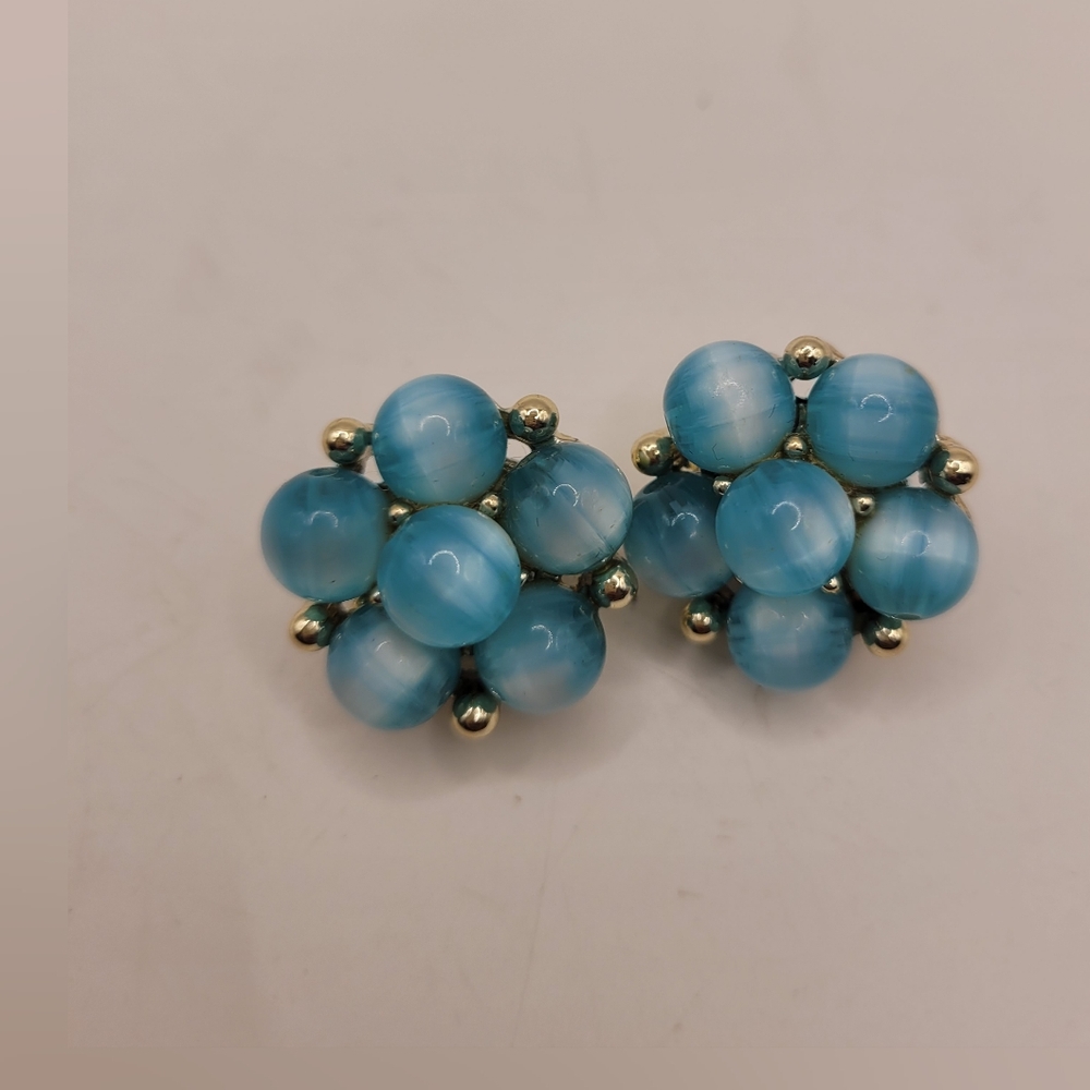 Cluster Pearl Vintage Lisner Clip Earrings